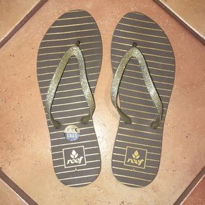 NWT - Reef gold flip flops